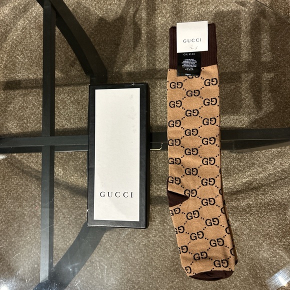 Gucci Tan and Brown GG Pattern Socks - Picture 2 of 2